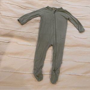 Kyte Baby - organic bamboo rayon footed sleeper. Size 6-12 months.